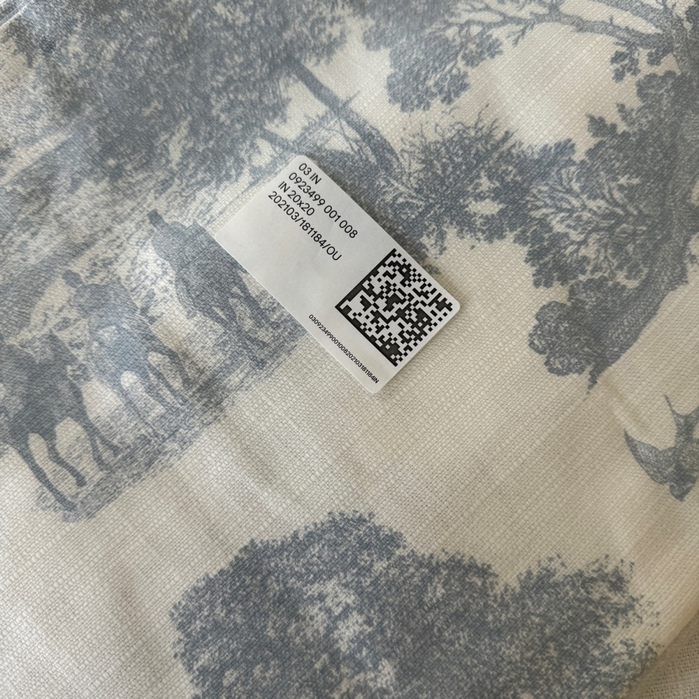 H&M Blue Toile Pillow Cover - Picture 5 of 5